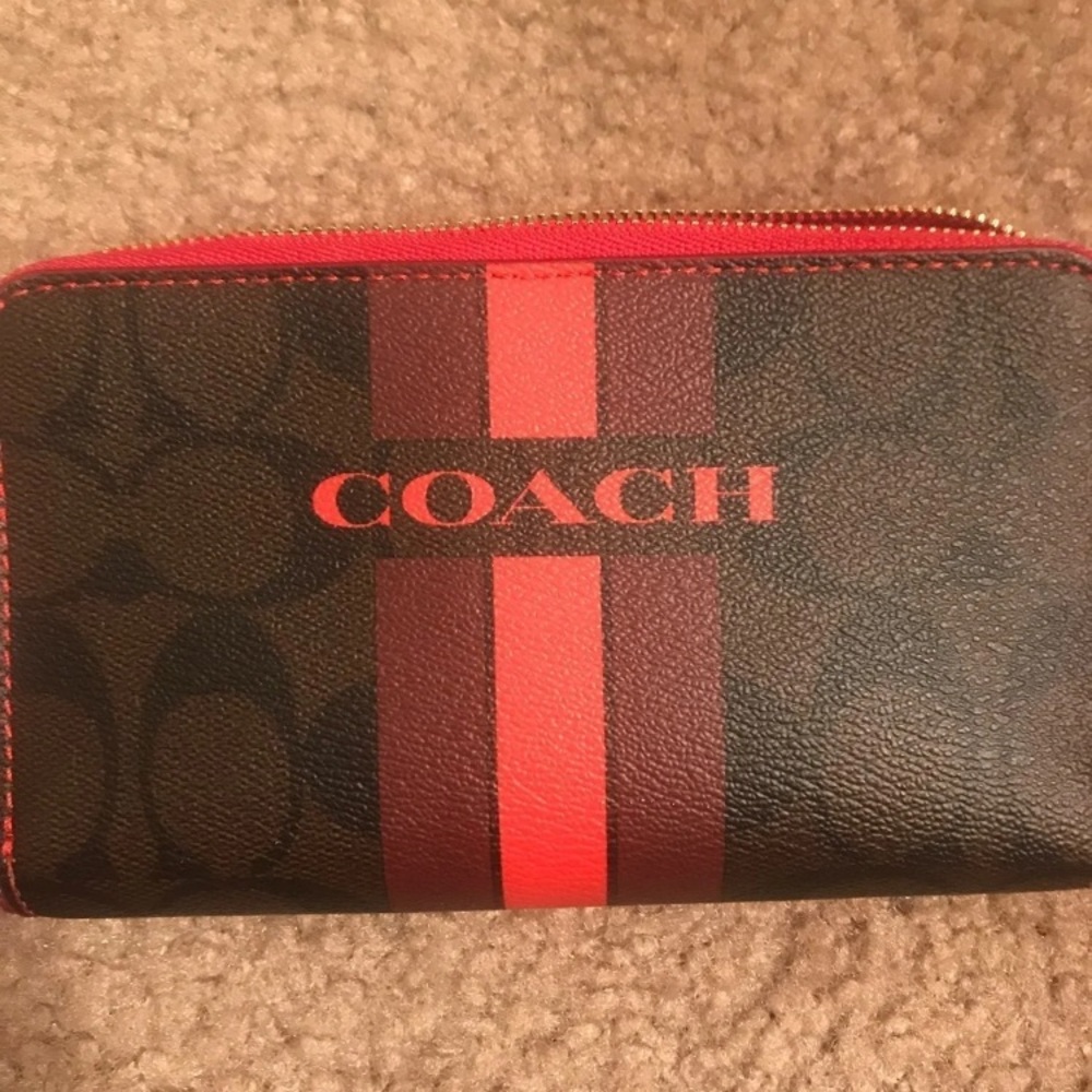 Coach Wallet - Picture 2 of 6